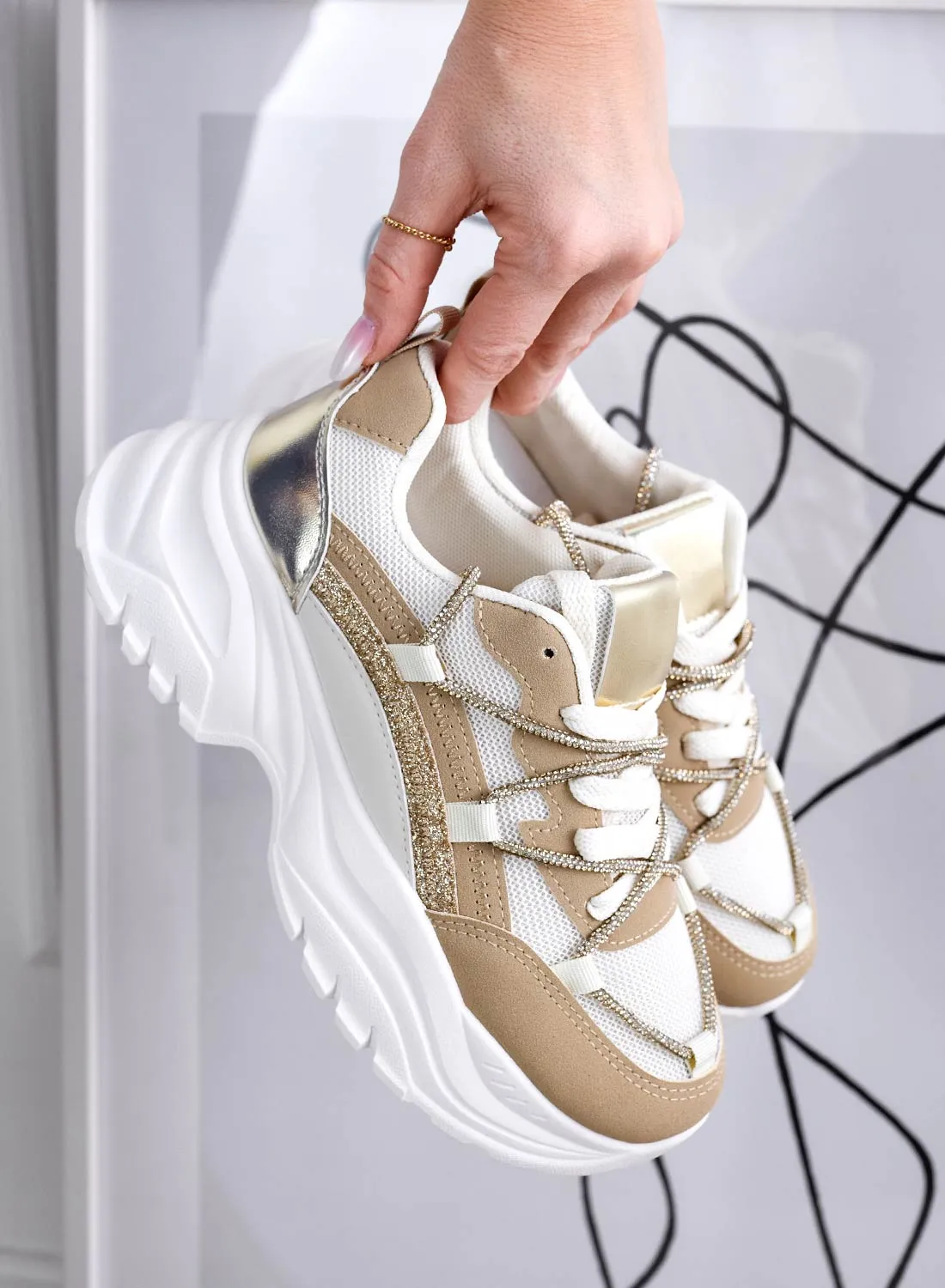 BETTY - Sneakers fango con inserti glitter e lacci in strass