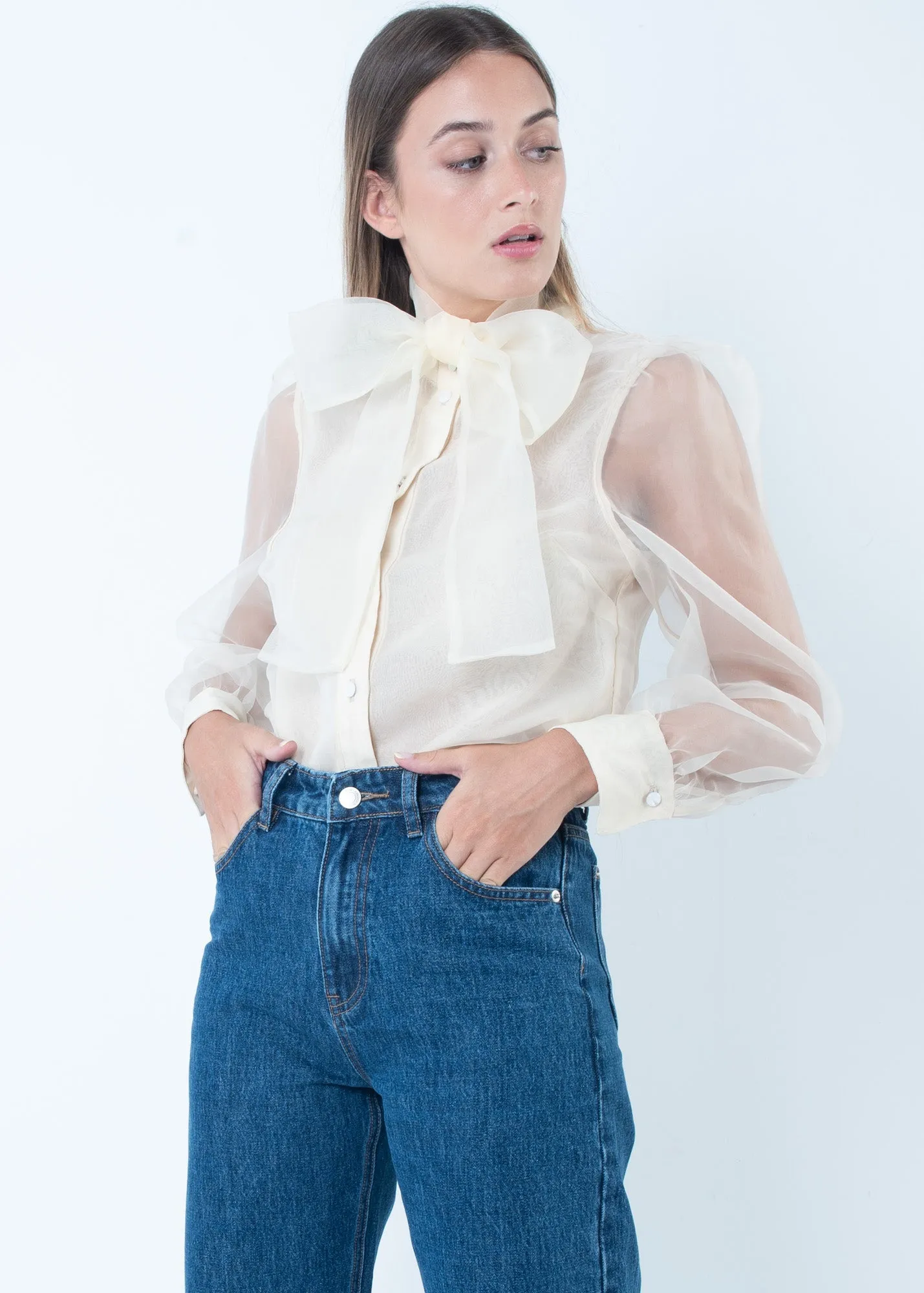 Blusa con fiocco in organza