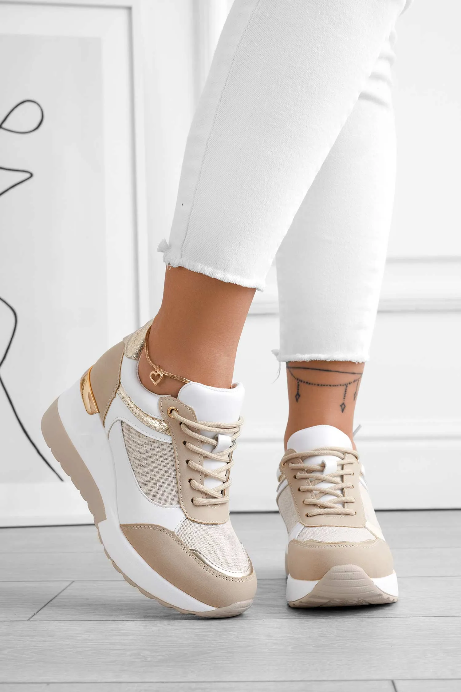 CAIRO - Sneakers fango con inserti in tessuto glitter oro