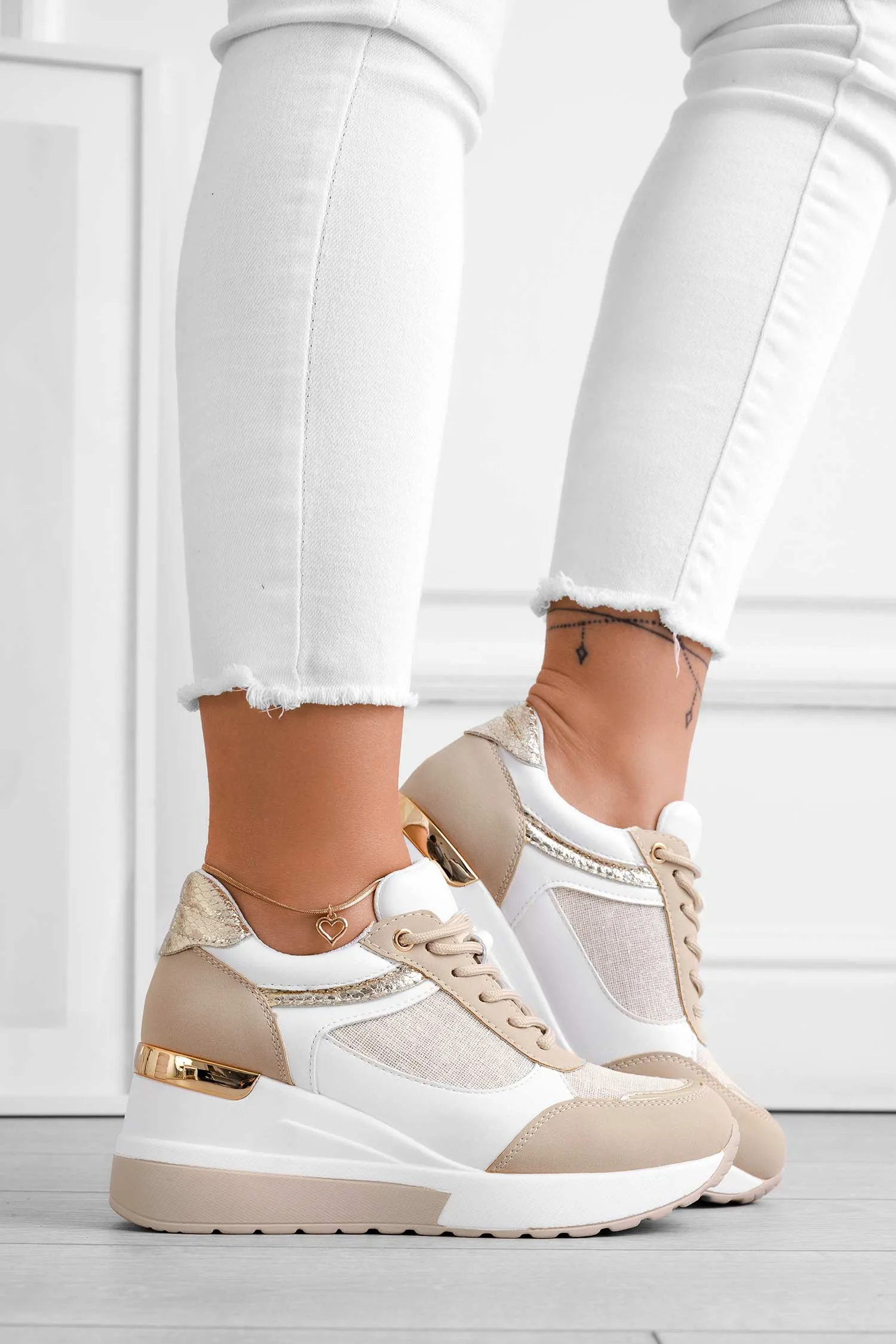 CAIRO - Sneakers fango con inserti in tessuto glitter oro