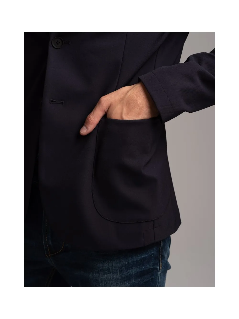 Giacca uomo TECNO sfoderata, realizzata in tessuto tecnico stretch