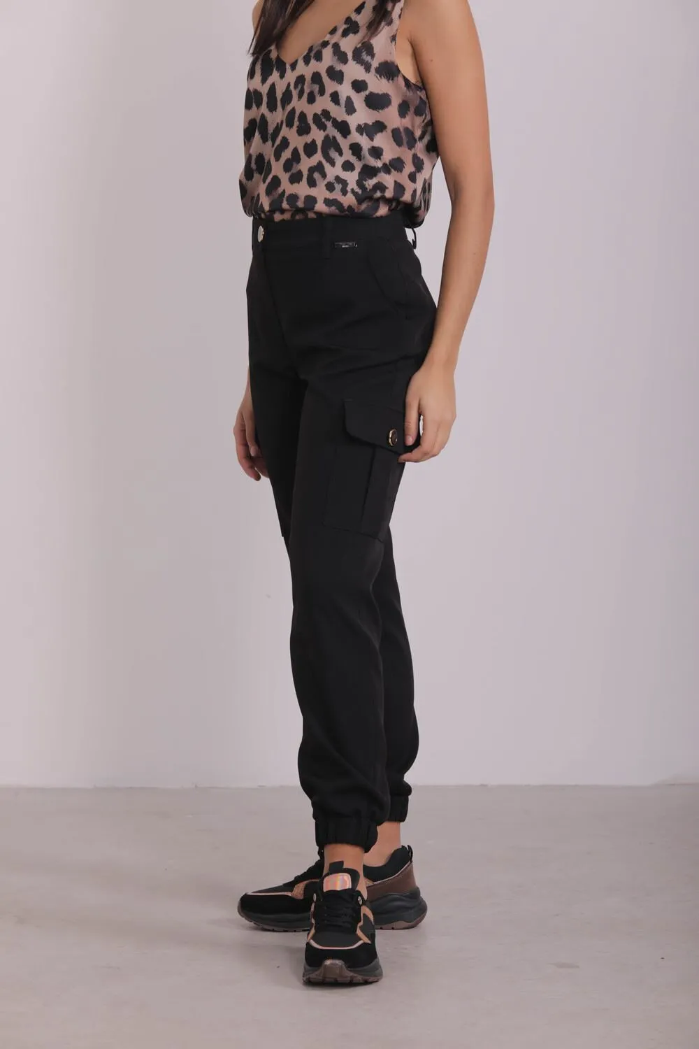 MIMI MUA art: ESAH-2558 - PANTALONE CARGO IN TESSUTO TECNICO