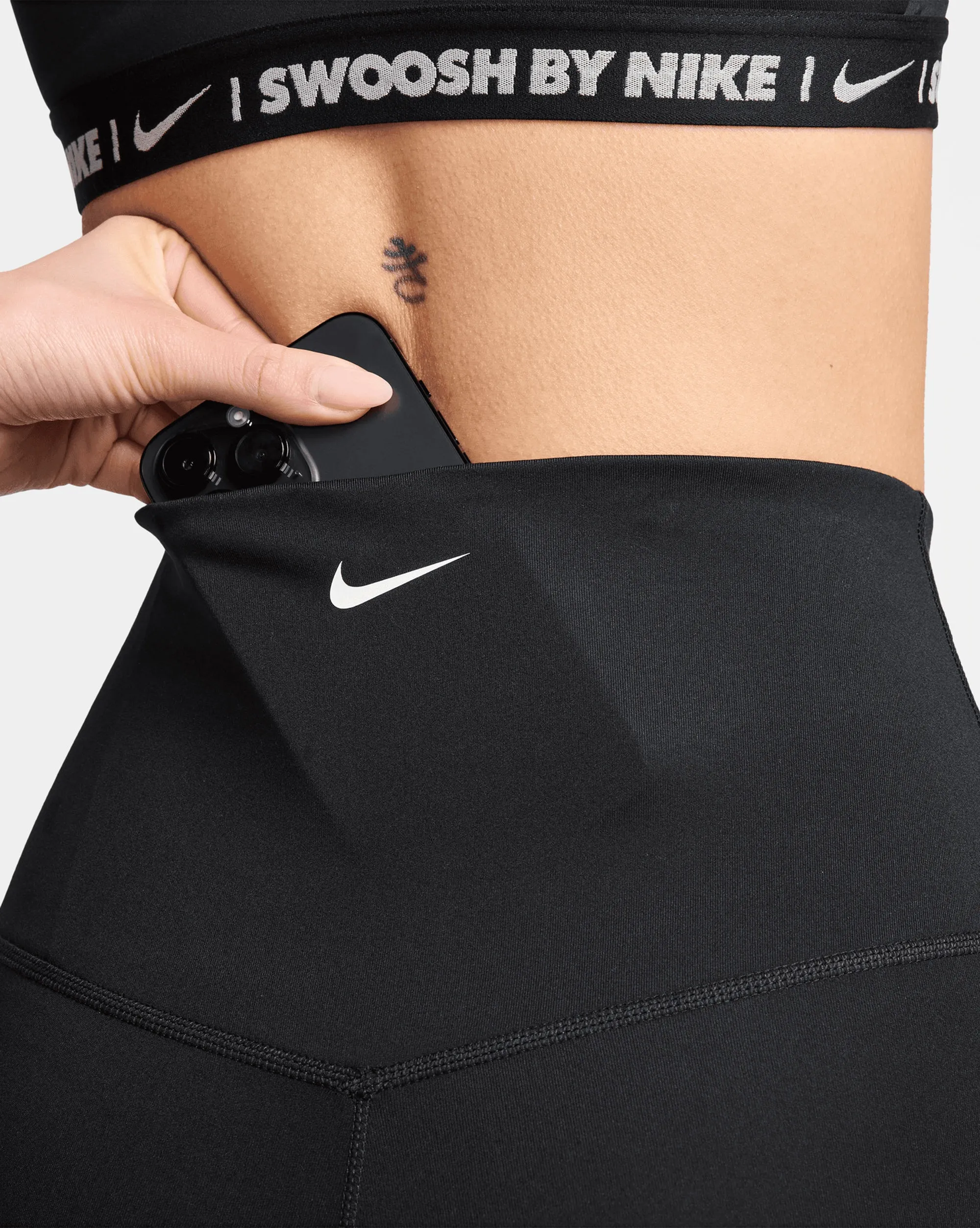 Nike Shorts da ciclista 18 cm a vita alta Nero Donna