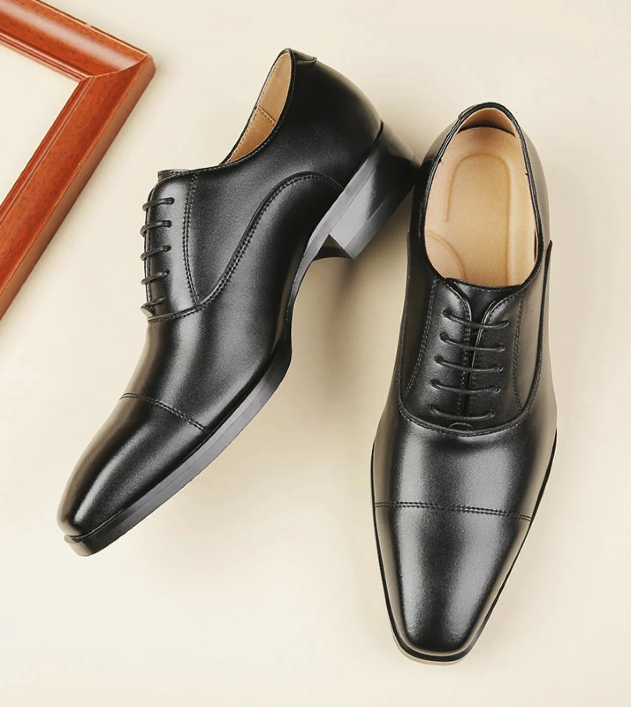 Nuove scarpe Oxford Scarpe da uomo Pu Tinta unita Moda All Match Business Casual Quotidiano Classico Scarpa elegante con lacci a