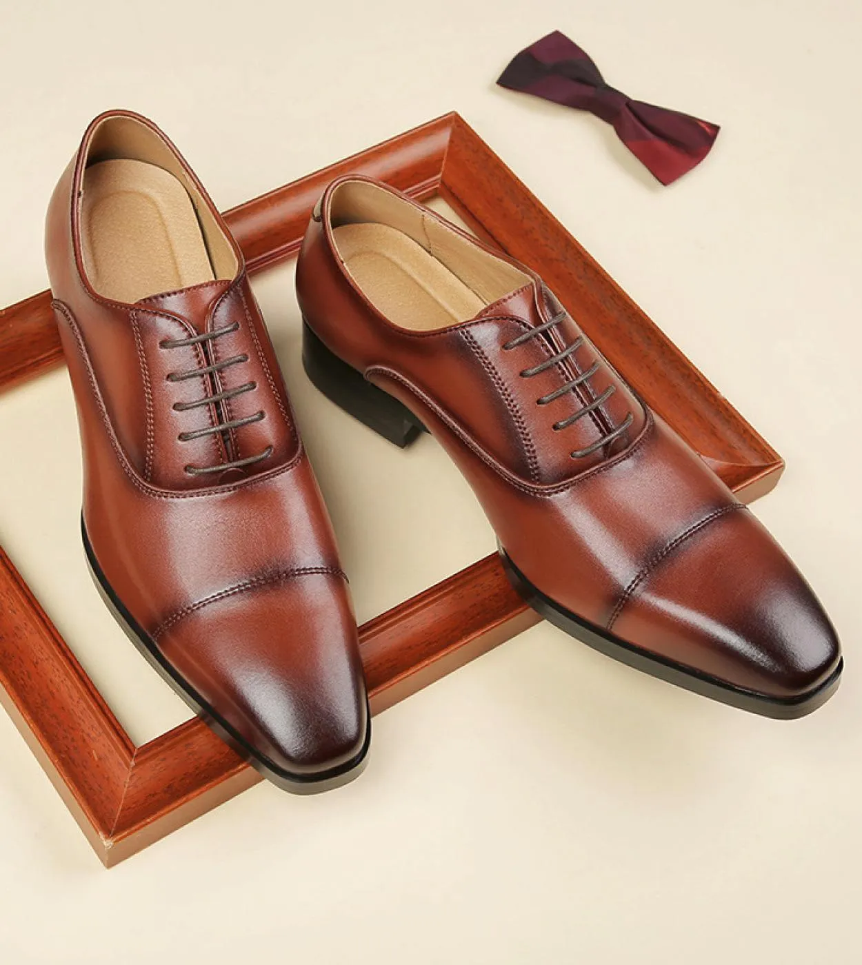 Nuove scarpe Oxford Scarpe da uomo Pu Tinta unita Moda All Match Business Casual Quotidiano Classico Scarpa elegante con lacci a