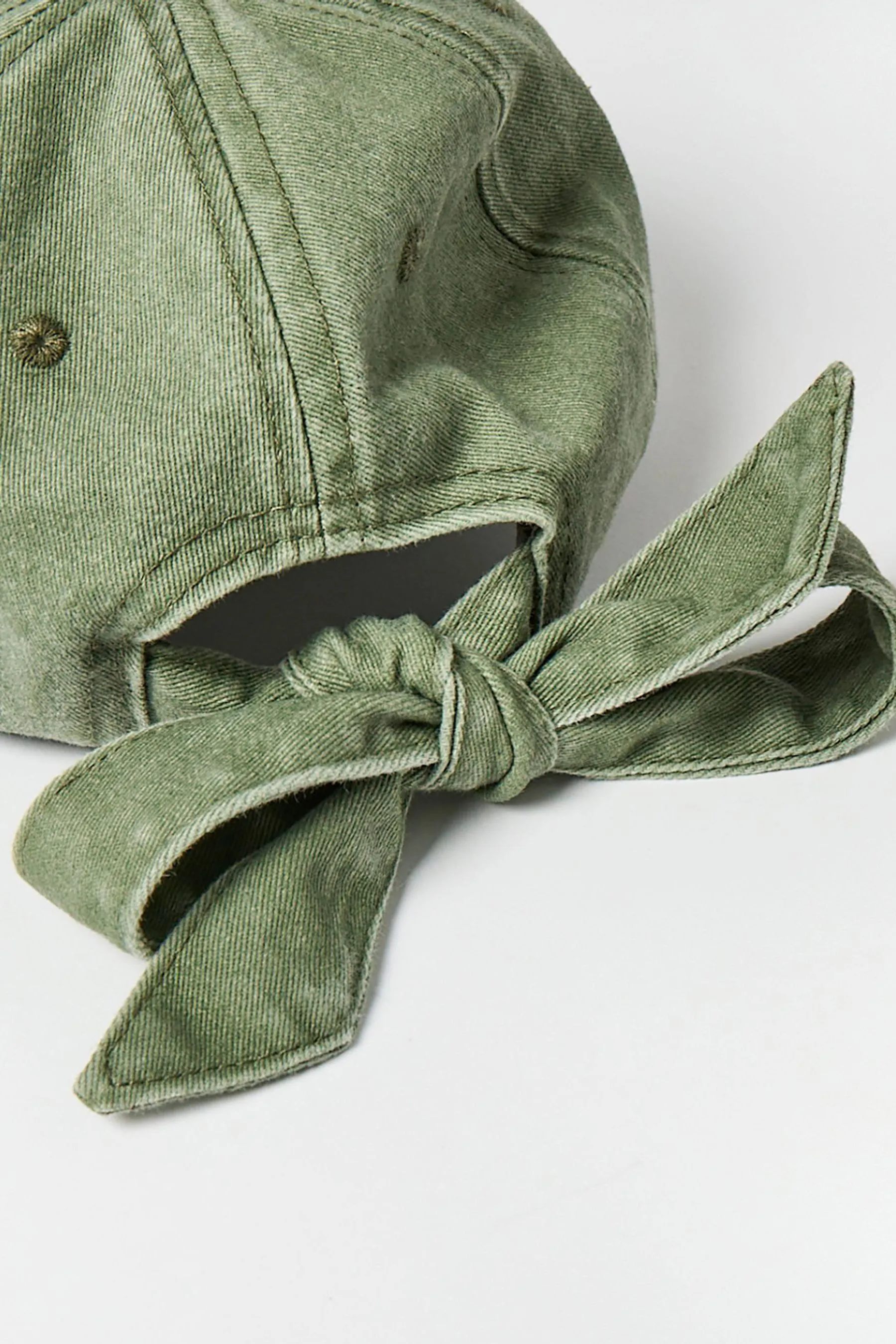 Oliver Bonas - Cappello con Fiocco slavato