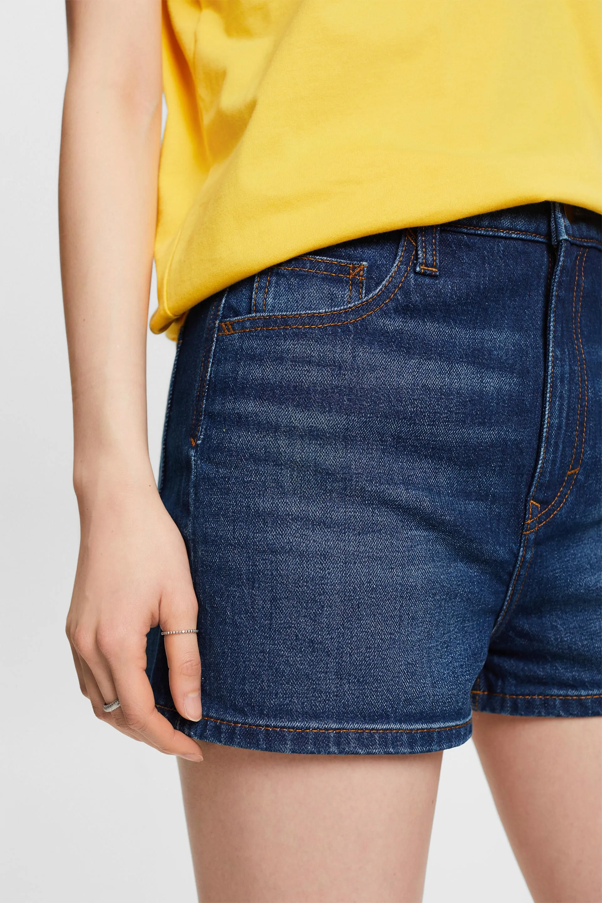 Pantaloncini in denim a vita molto alta
