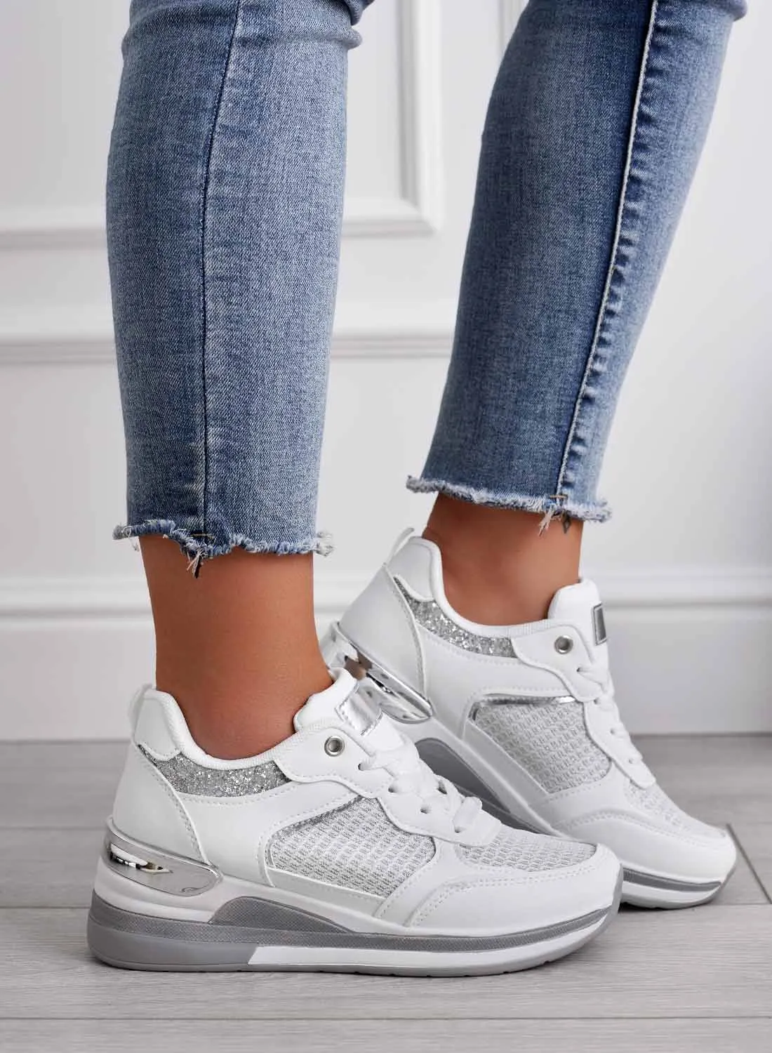 RIVET - Sneakers bianche con inserti glitter argento