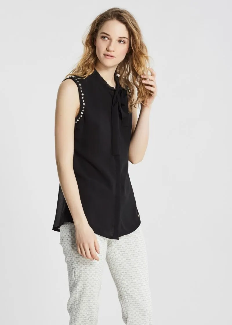 Top in georgette con fiocco